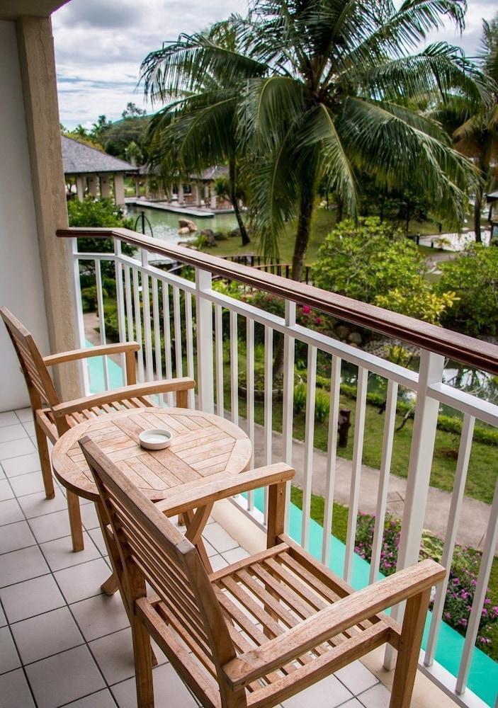 Palau Royal Resort Koror Exterior photo