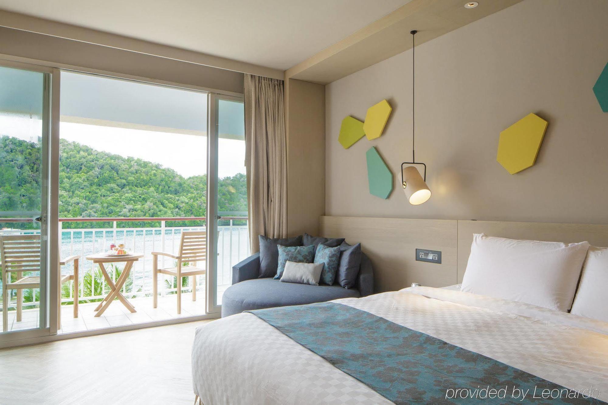 Palau Royal Resort Koror Exterior photo