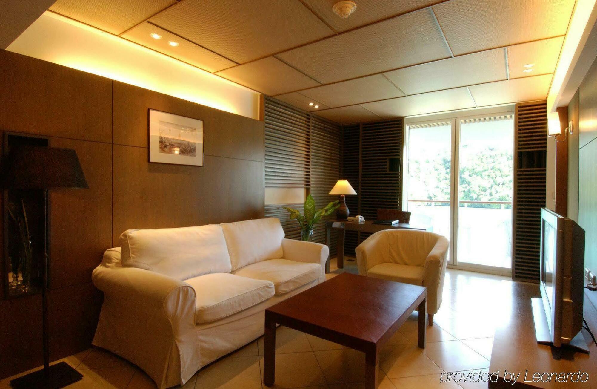 Palau Royal Resort Koror Exterior photo